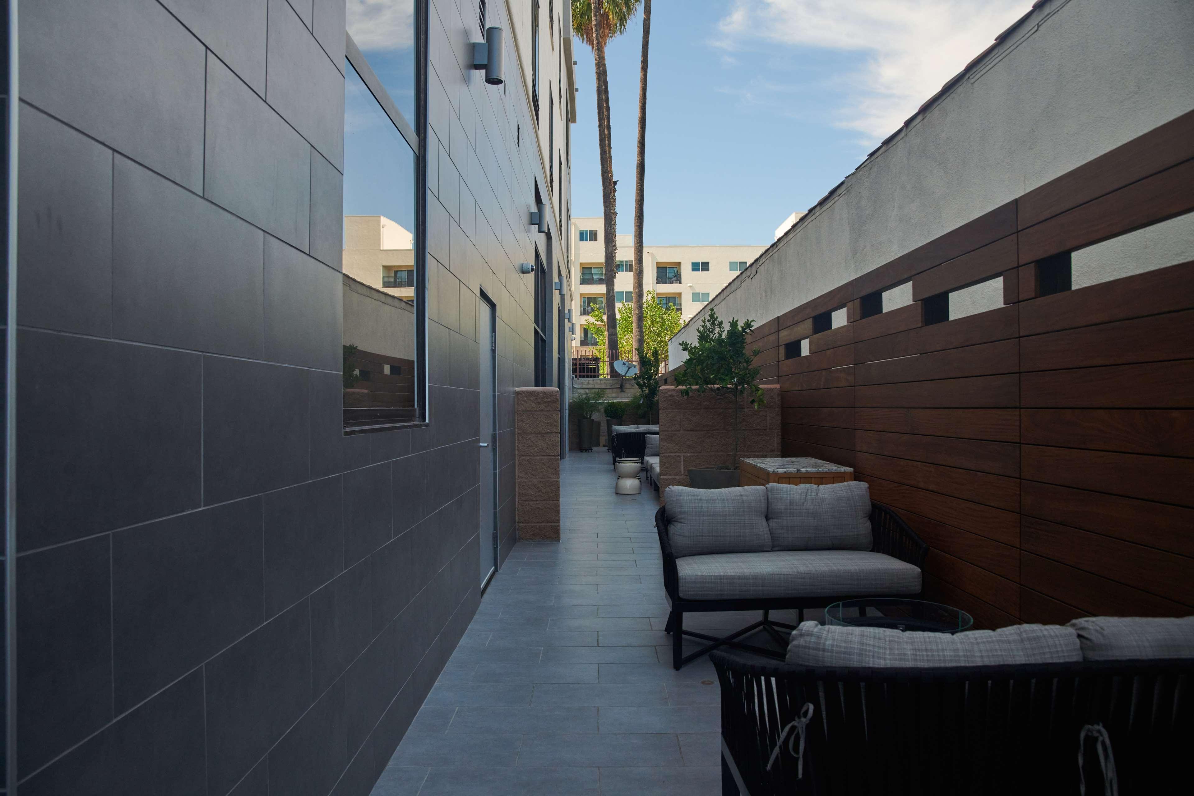 לוס אנג'לס Hampton Inn & Suites Sherman Oaks מראה חיצוני תמונה